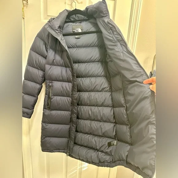 The North Face Women's Dark Blue Long Puffer Coat - Picture 8 of 13